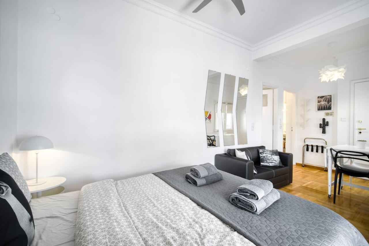 The Cactus Apartment With Large Sunny Balcony เอเธนส์ ภายนอก รูปภาพ