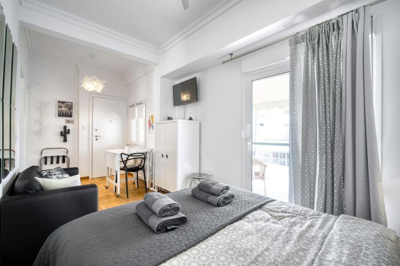 The Cactus Apartment With Large Sunny Balcony เอเธนส์ ภายนอก รูปภาพ
